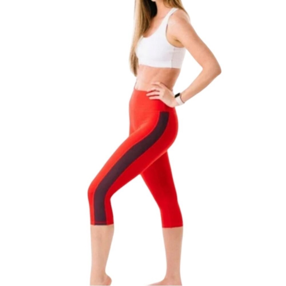 Zyia 2 Red and Black Athletic Leggings Light n tight capri pant workout gym